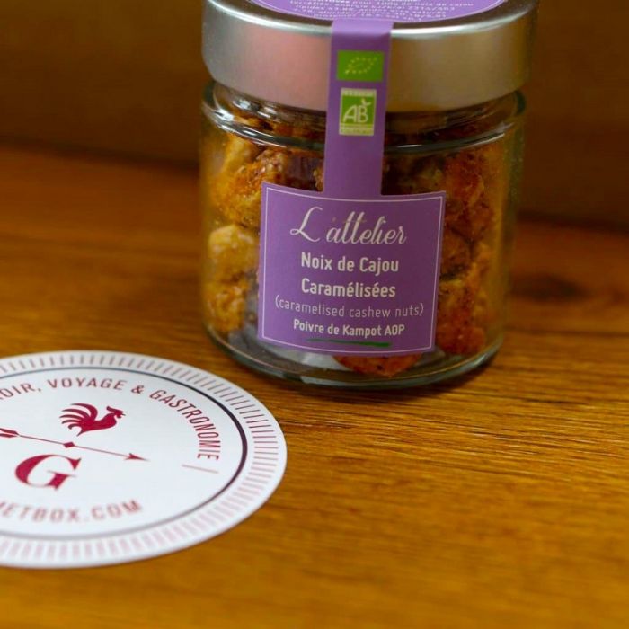 Cesta Gourmet francesa Super Aperitivos con vino blanco Grand Cru