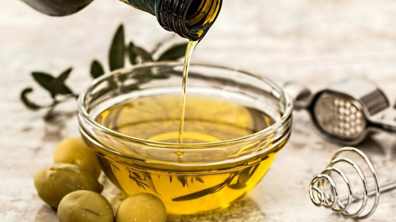 Quelles différences entre huile d'olive vierge et Vierge extra